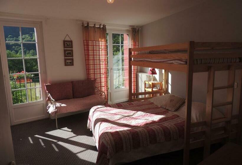 스탠다드 트리플 룸, Restaurant Du Plomb Du Cantal