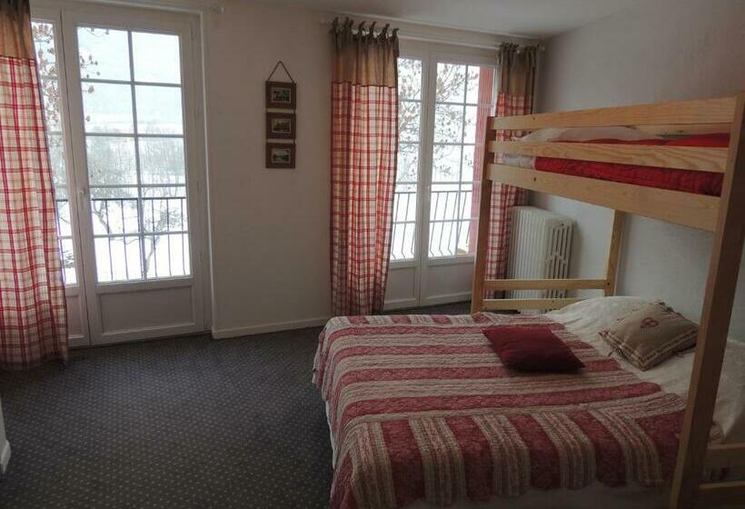 스탠다드 룸, Restaurant Du Plomb Du Cantal