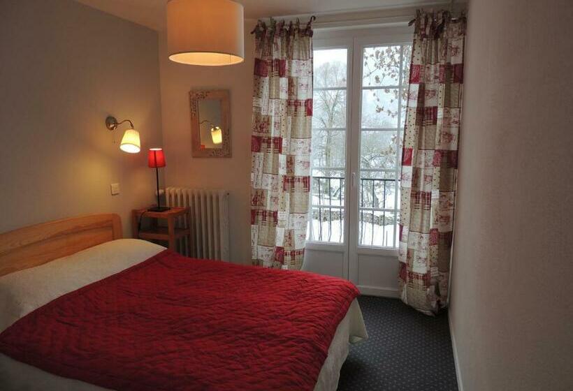 스탠다드 룸, Restaurant Du Plomb Du Cantal