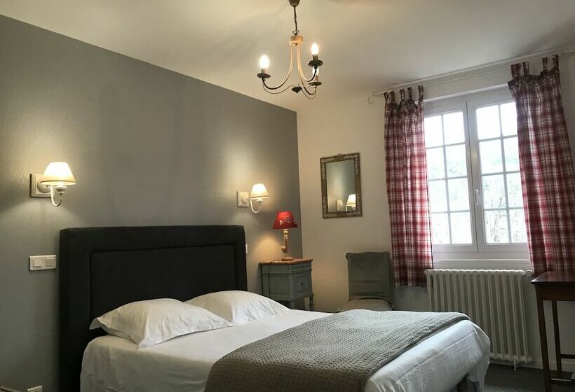 스탠다드 룸, Restaurant Du Plomb Du Cantal