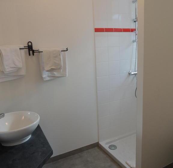 스탠다드 룸, Restaurant Du Plomb Du Cantal