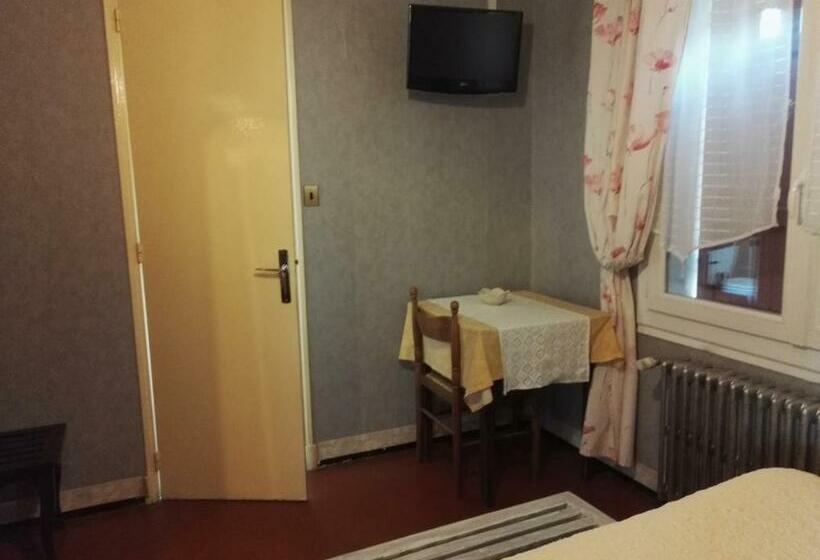 غرفة قياسية, Le Chemin Neuf