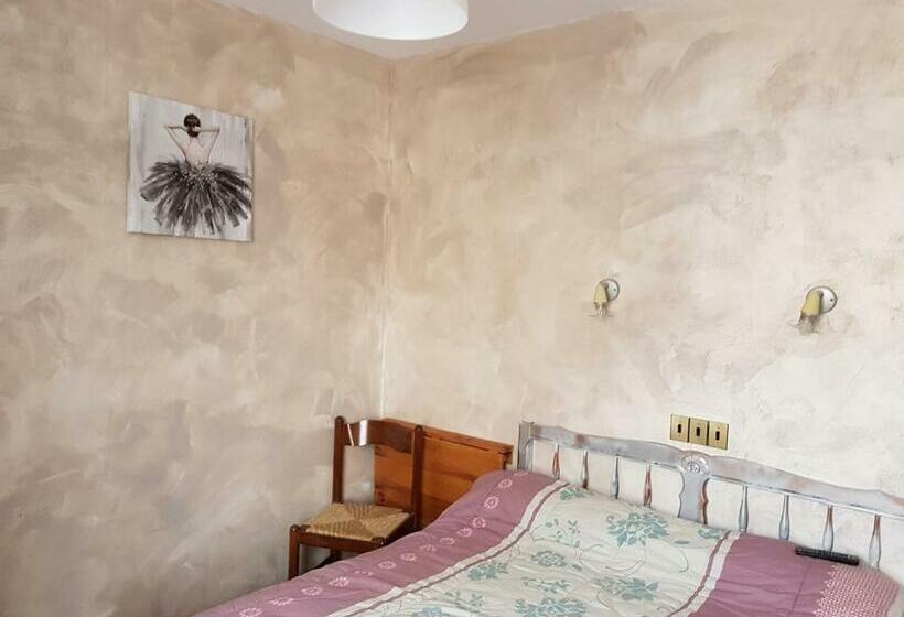 غرفة قياسية حمام مشترك, Le Chemin Neuf