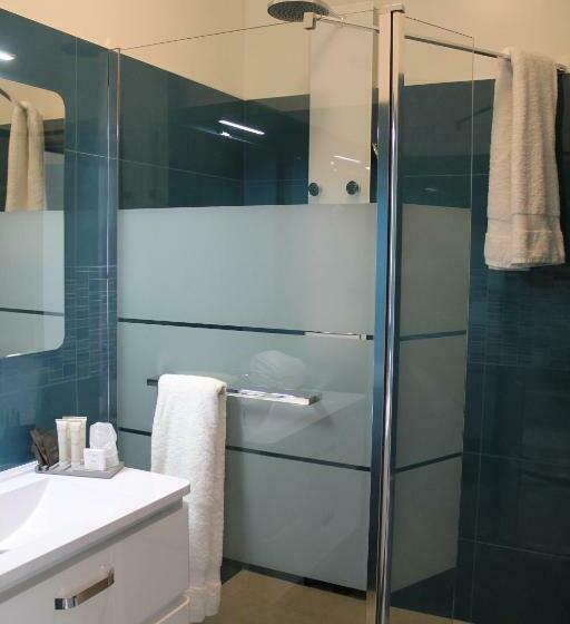 اتاق استاندارد با بالکن, Le Quincangrogne