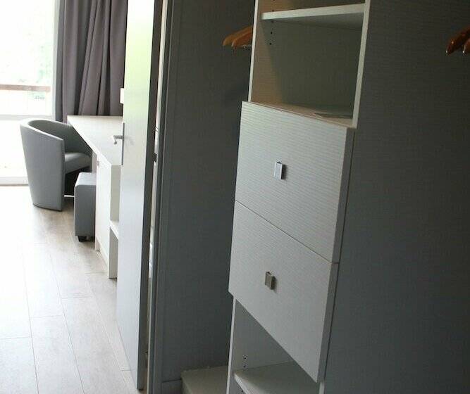 اتاق استاندارد, Le Quincangrogne