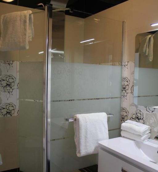 سوییت خانوادگی, Le Quincangrogne