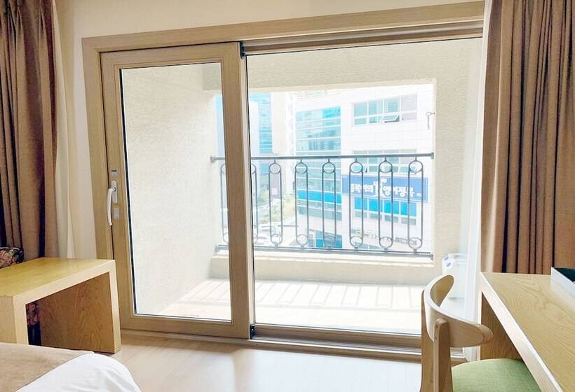 デラックスルーム, Nohyung