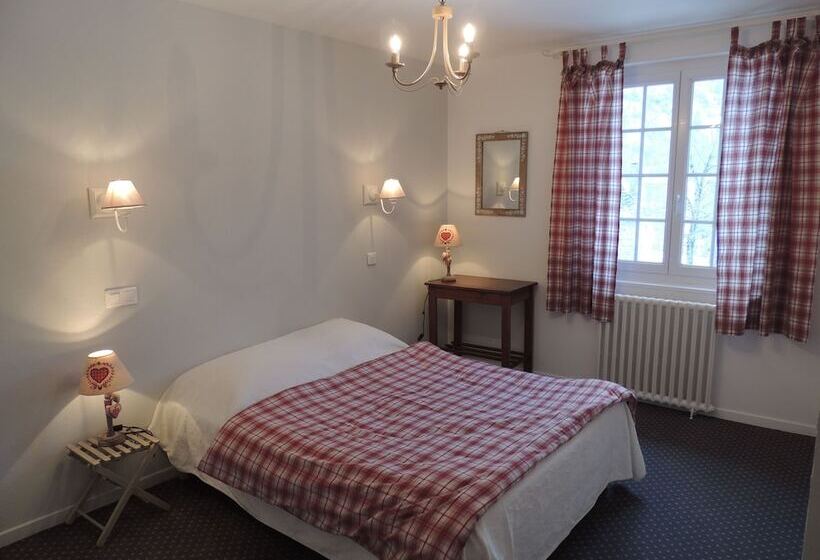 스탠다드 룸, Restaurant Du Plomb Du Cantal