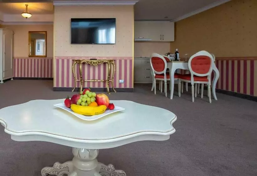 １ベッドルームのスーペリアアパートメント, Roman By Dumbrava Business Resort