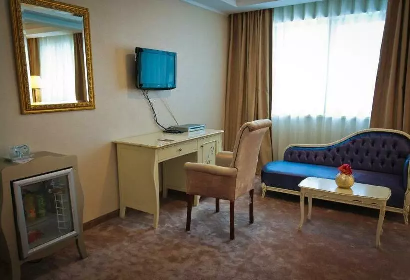 スーペリアールーム, Roman By Dumbrava Business Resort