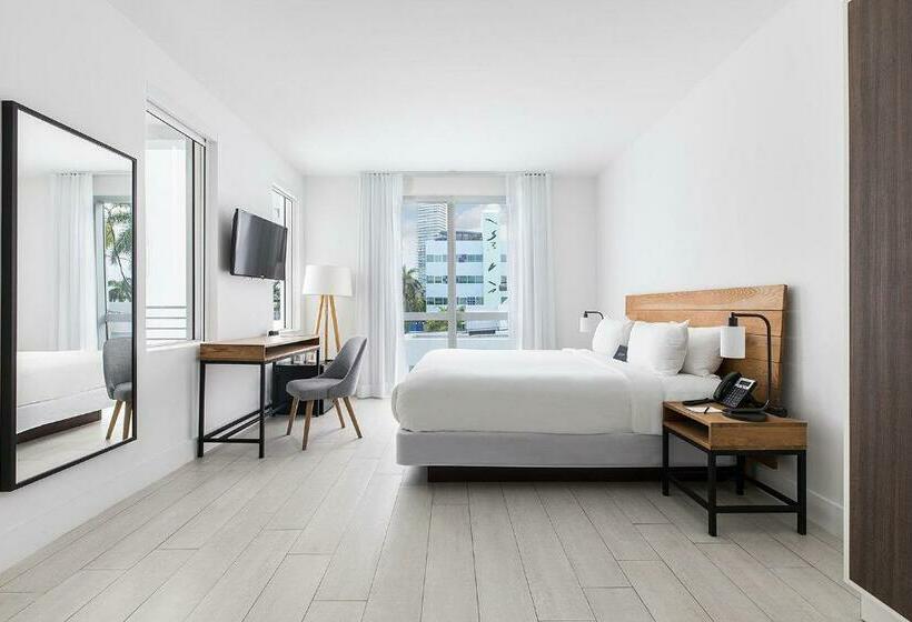 חדר קלאב, The Meridian Hotel Miami Beach