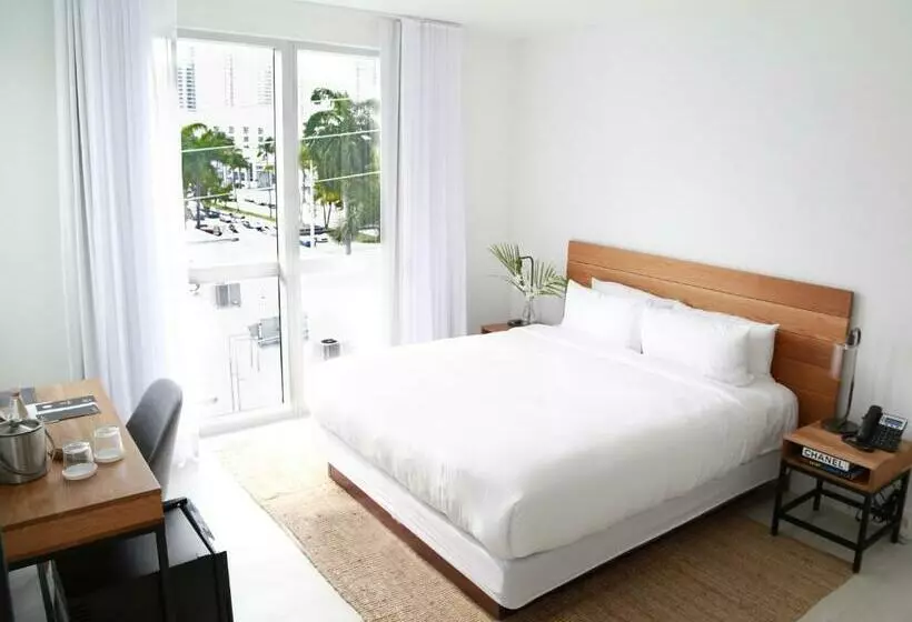 キングサイズベッドのスタンダードルーム, The Meridian Hotel Miami Beach