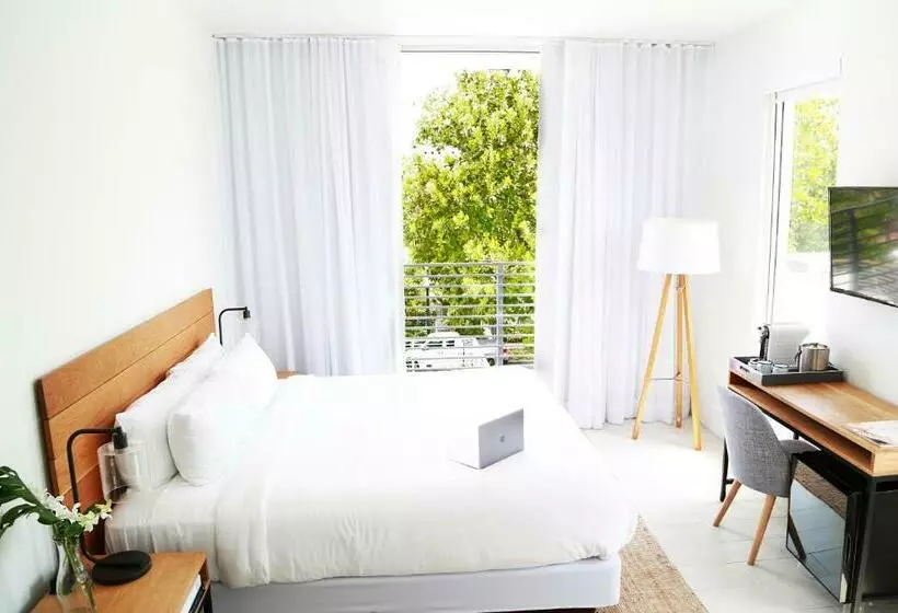 クラブルーム, The Meridian Hotel Miami Beach