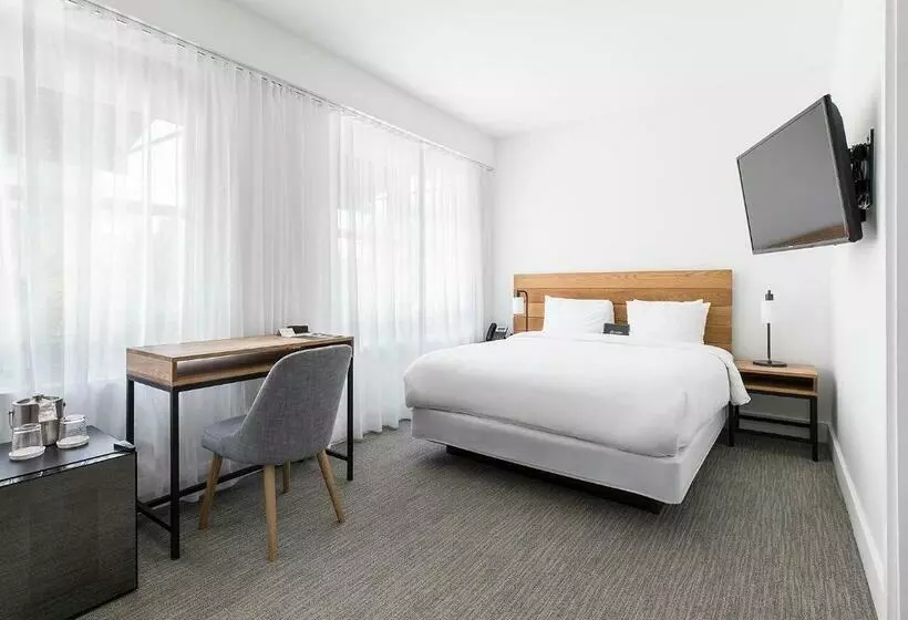 キングサイズベッドのスタンダードルーム, The Meridian Hotel Miami Beach