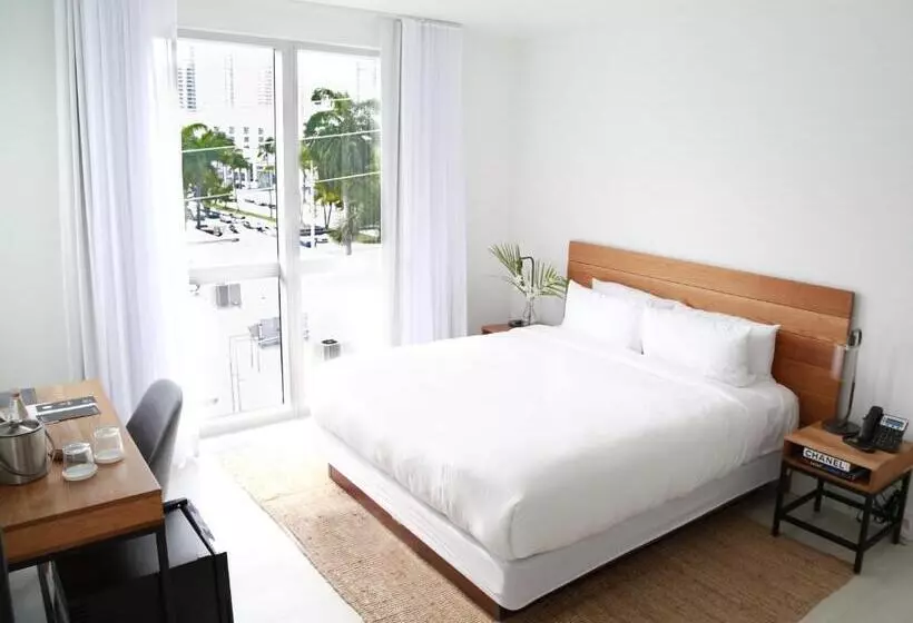 身障者適用キングサイズベッドルーム, The Meridian Hotel Miami Beach