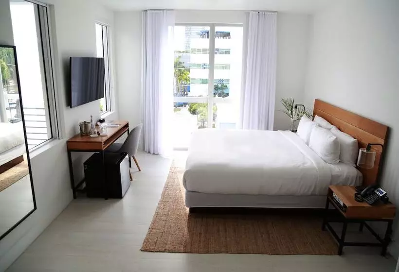 ダブルベッドスタンダードルーム, The Meridian Hotel Miami Beach