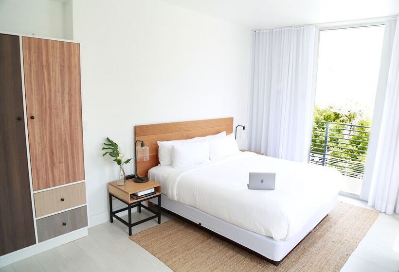 חדר קלאב, The Meridian Hotel Miami Beach