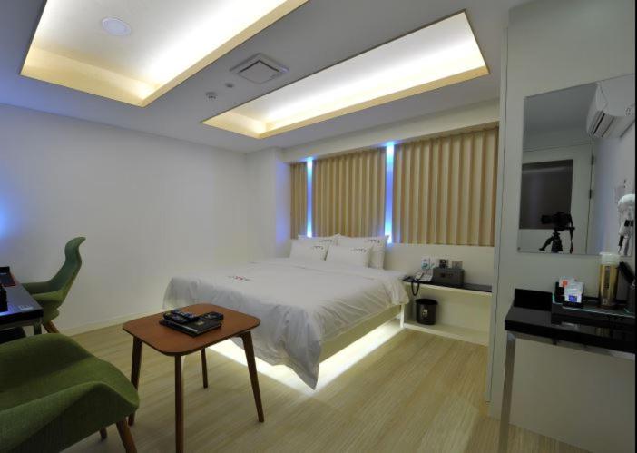 디럭스 룸, Ytt Hotel Nampo Dong Busan