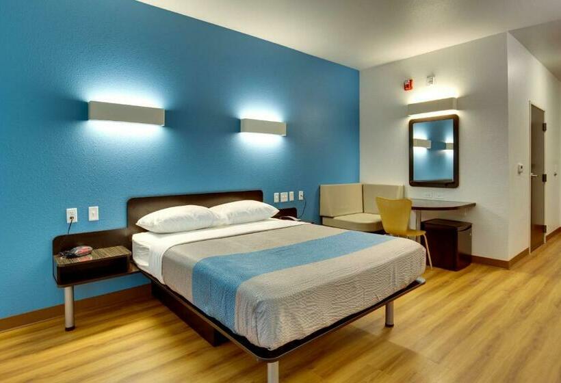 디럭스 룸, Motel 6 Poplar Bluff, Mo