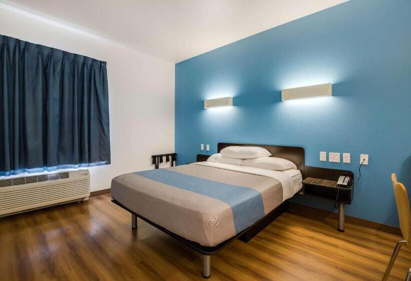 장애인을 위한 스탠다드 룸, Motel 6 Poplar Bluff, Mo