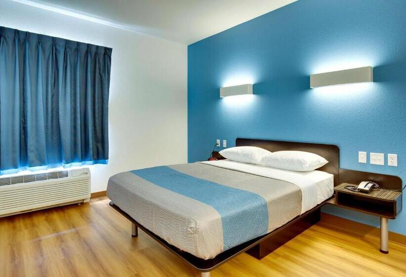 스탠다드 스튜디오, Motel 6 Poplar Bluff, Mo