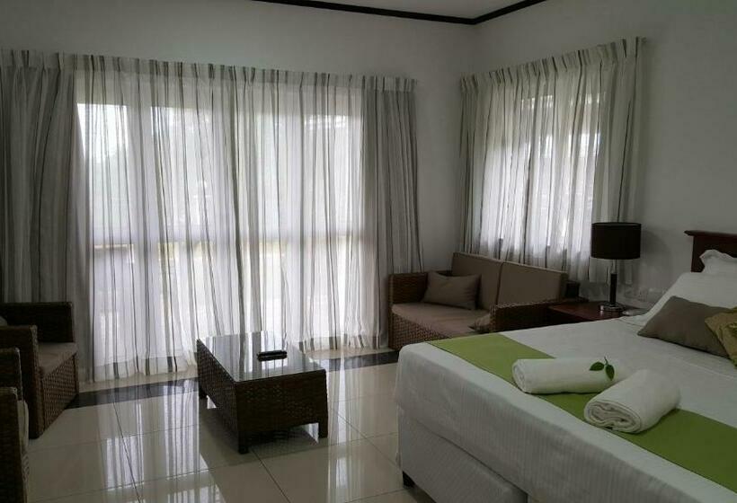 استودیوی استاندارد, Bambous River Lodge