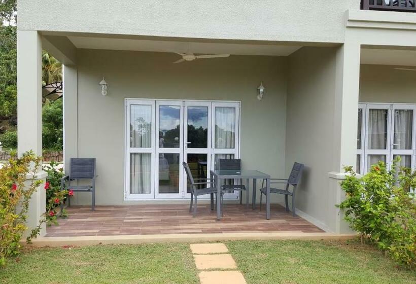 استودیوی استاندارد, Bambous River Lodge