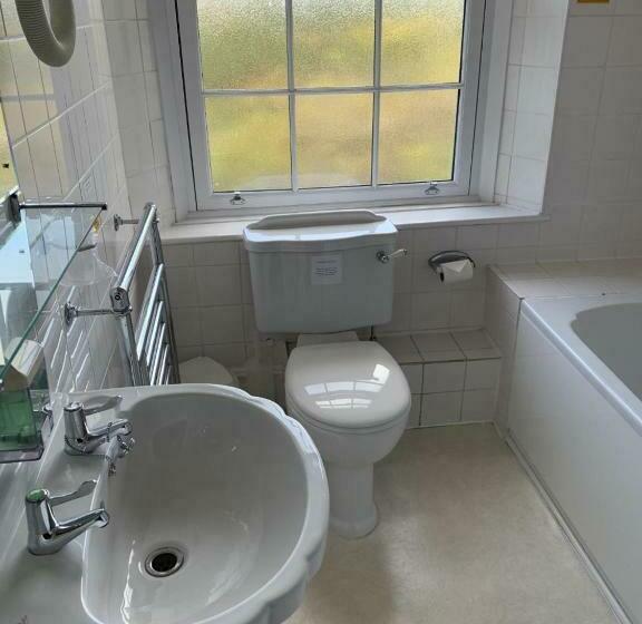 スタンダード４人部屋, The Cromwell Arms Inn