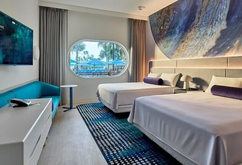اتاق استاندارد با چشم‌انداز استخر, Universal Terra Luna Resort