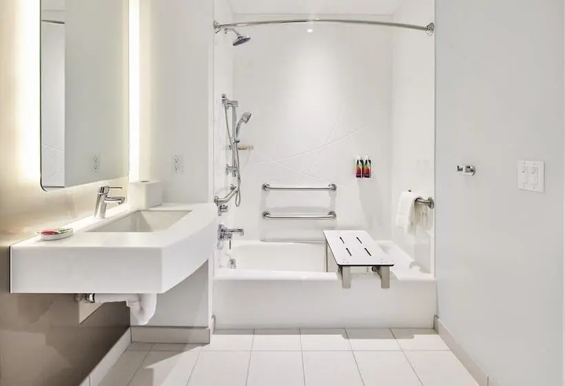 اتاق استاندارد برای معلولان, Universal Terra Luna Resort