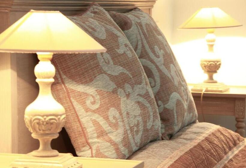 غرفة قياسية مزوَّدة بشُرفة, Château De La Prade