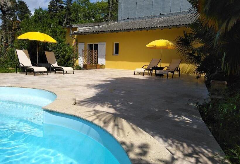 شقة غرفة واحدة مطلة على حمام السباحة, Château De La Prade