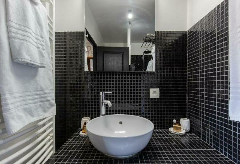 스탠다드 발코니 룸, Domaine Du Grand Bec