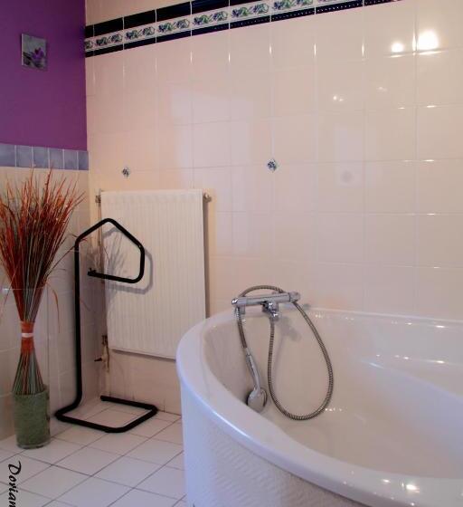 Standard room with outdoor bath, La Pierre Trouée Chambre D Hôtes