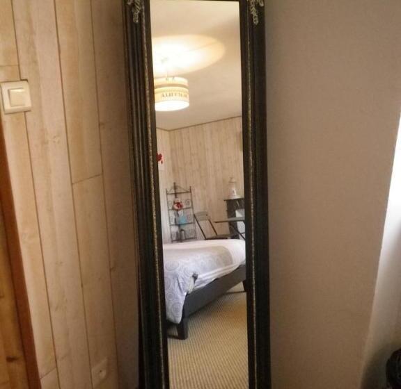 Standard room with outdoor bath, La Pierre Trouée Chambre D Hôtes