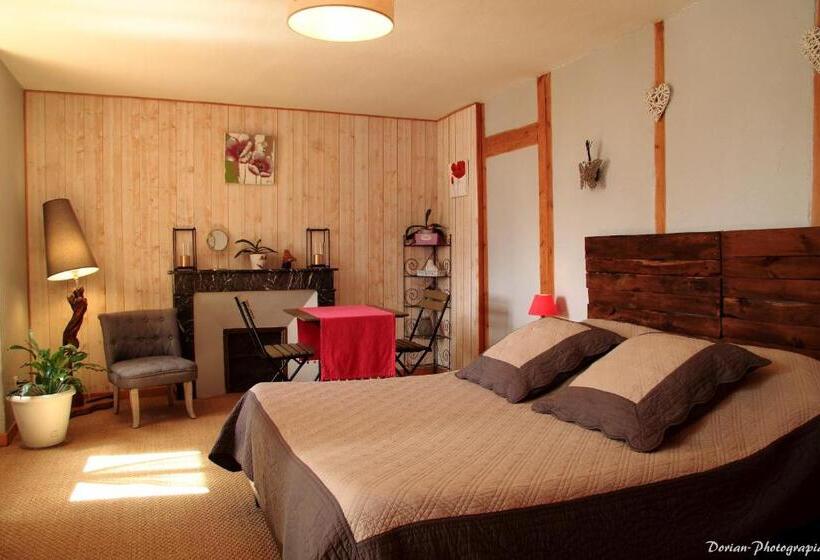 Standard room with outdoor bath, La Pierre Trouée Chambre D Hôtes