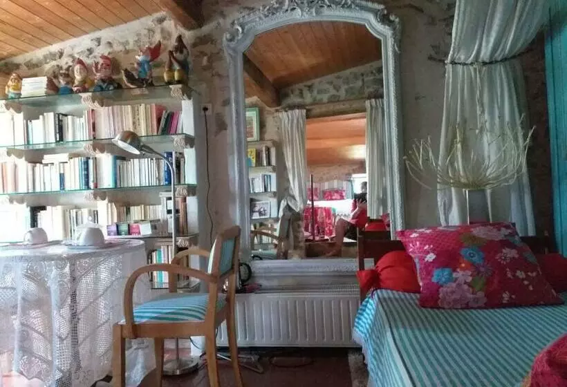 ファミリールーム, Riverside Home Cottage