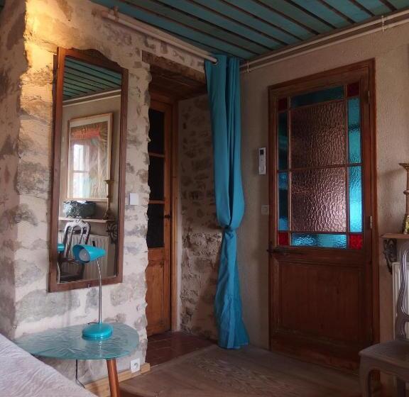 غرفة قياسية, Riverside Home Cottage