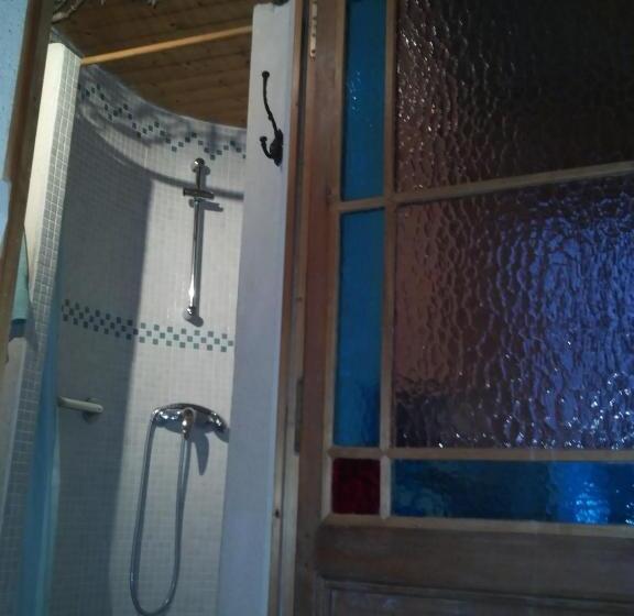 غرفة قياسية, Riverside Home Cottage