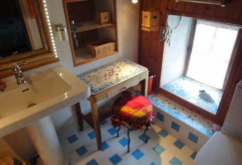 غرفة قياسية, Riverside Home Cottage