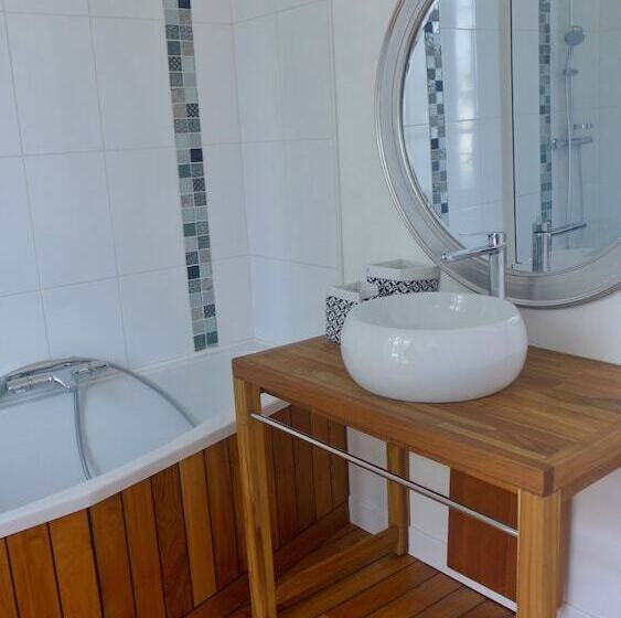 غرفة قياسية, Villabona