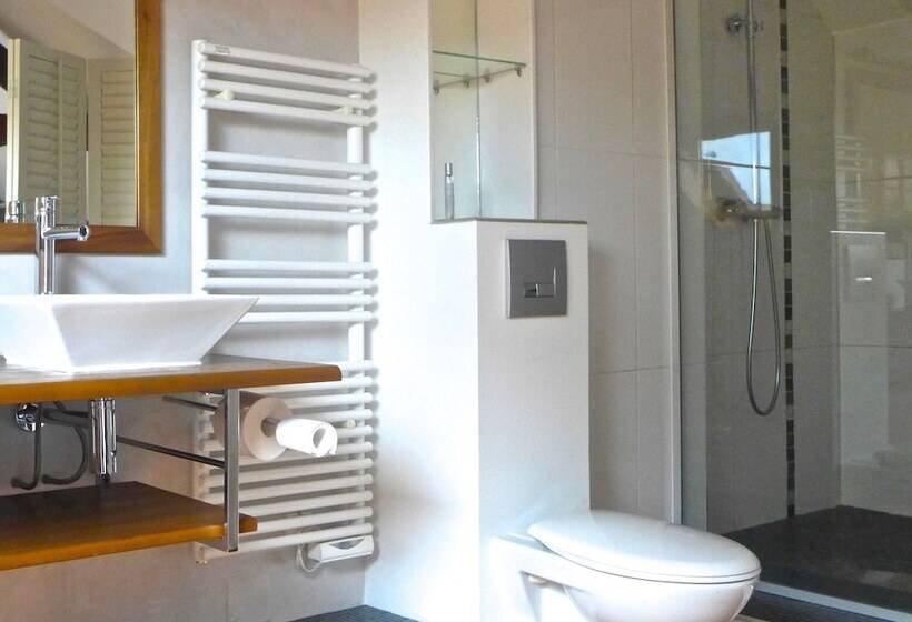 חדר סטנדרט לארבעה, Villabona