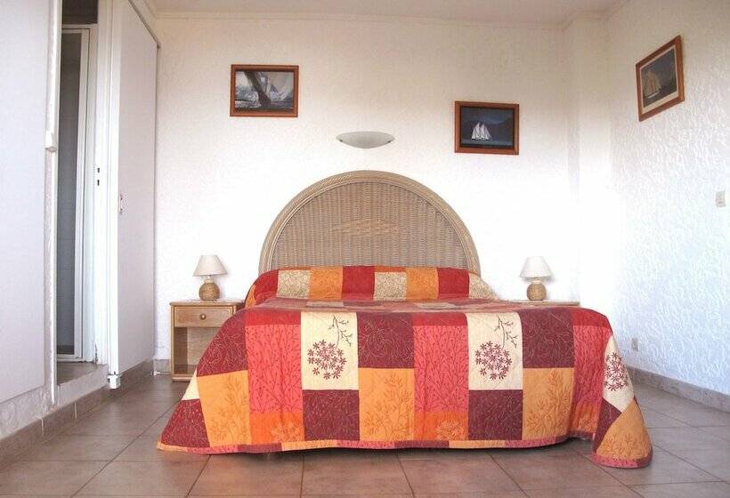 Номер Стандарт Вид на Море, Domaine De Saint Pierre