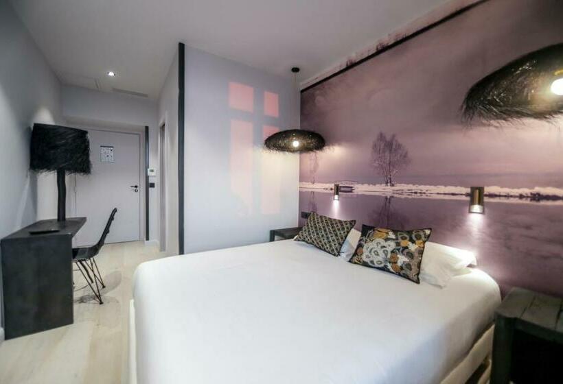 חדר קלאסי עם נוף לאגם, Le Bel Abri