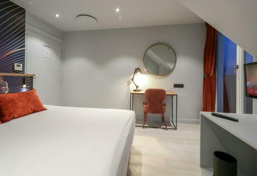 חדר קלאסי עם נוף לאגם, Le Bel Abri