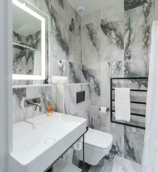 חדר קלאסי עם נוף לאגם, Le Bel Abri