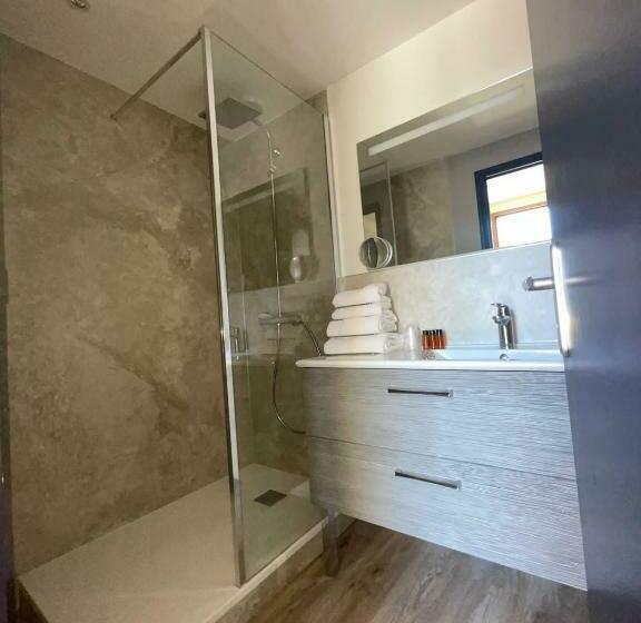 家庭间, Logis Hôtel Du Large