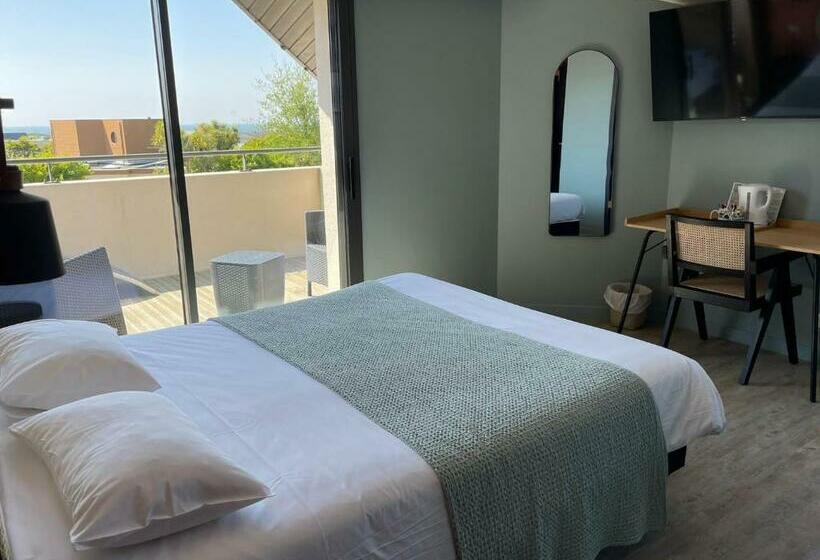 带露台的高档房间, Logis Hôtel Du Large