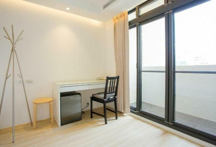 اتاق استاندارد با بالکن, Mini West