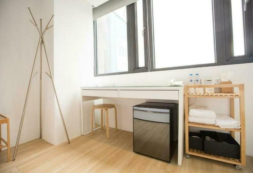 اتاق استاندارد, Mini West